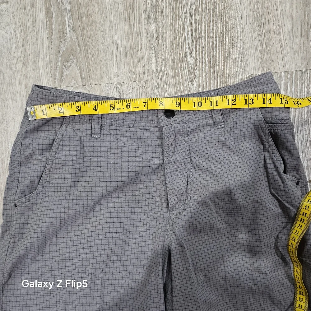 Lululemon Mens Kahuna Golf Shorts Size 32 Gray Check Chino Nylon - Picture 7 of 8